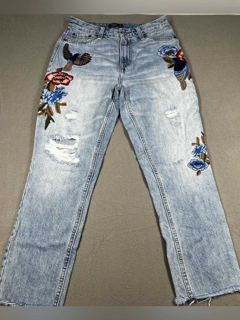 A & F Embroidered Women's sz 25 0 Jeans Floral Bird annie girlfriend